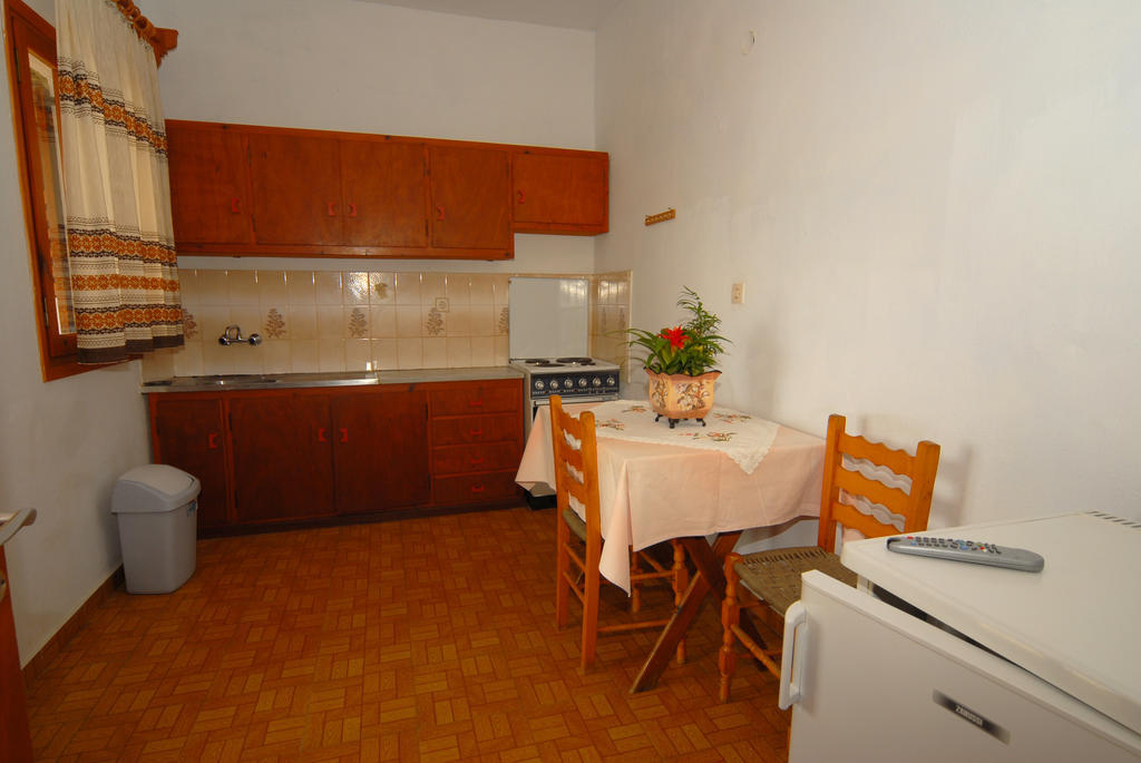 Villa Zaharo And Lilian Apartments Troulos Room photo