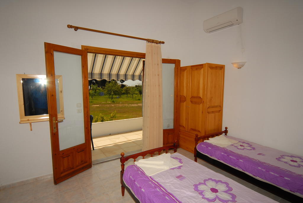 Villa Zaharo And Lilian Apartments Troulos Room photo
